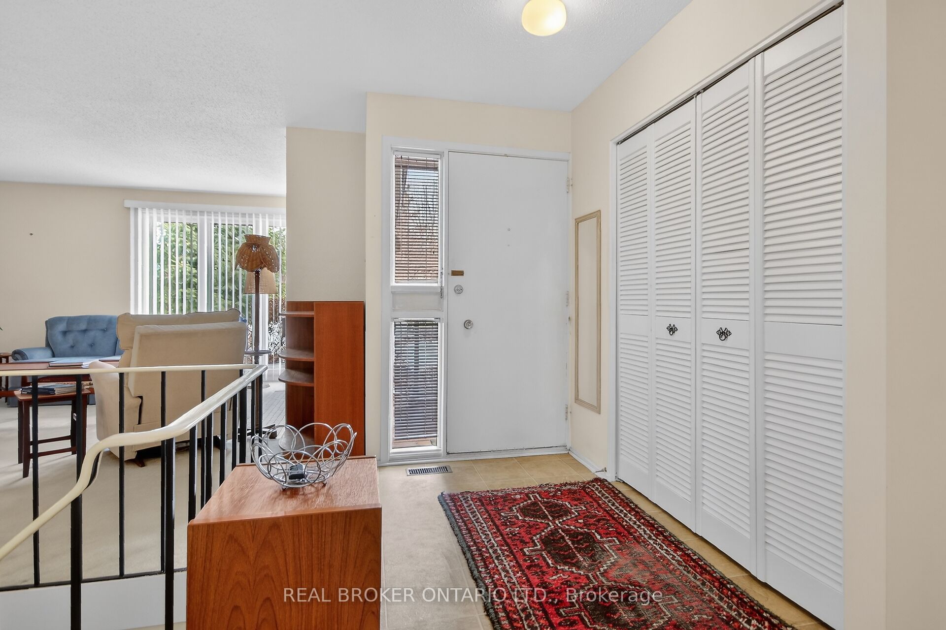 Additional image 3 of 10 Amundsen Crescent, Ottawa, ON, K2L 1A7