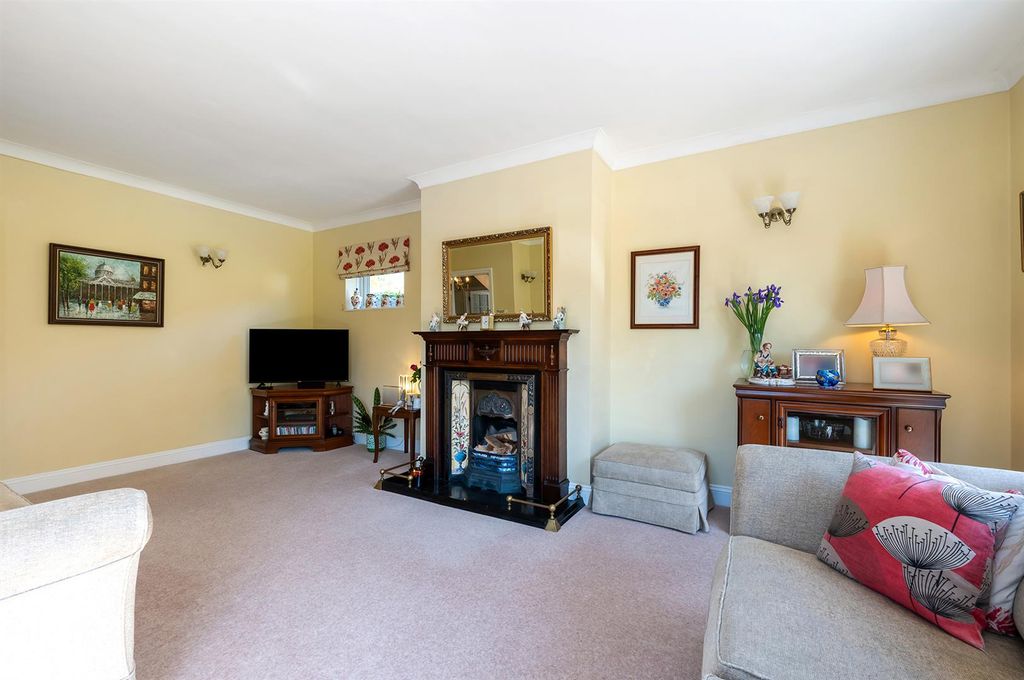 Additional image 6 of 4 bed chalet for saleCattle Lane, Abbotts Ann, Andover SP11