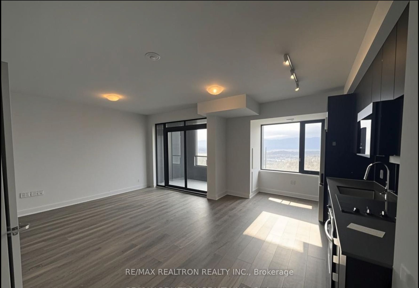 4705-2920 Hwy 7 Highway, Vaughan, ON, L4K 0P4