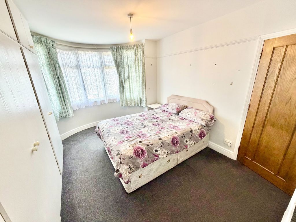 Additional image 16 of 4 bed semi-detached house for saleSt. Georges Avenue, Kingsbury, London NW9