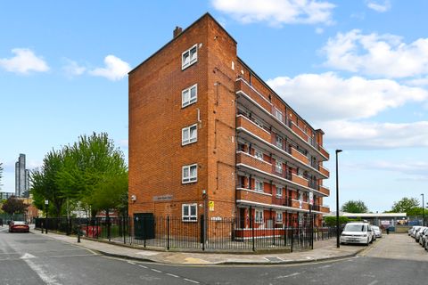Arthur Deakin House, Shoreditch E1