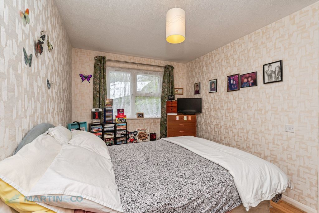 Additional image 9 of 2 bed semi-detached bungalow for saleBainton Mead, Woking, Surrey GU21