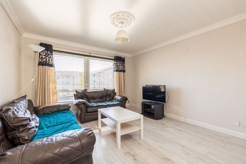 Additional image 2 of 3 bed flat for sale11/5 Westburn Grove, Edinburgh EH14