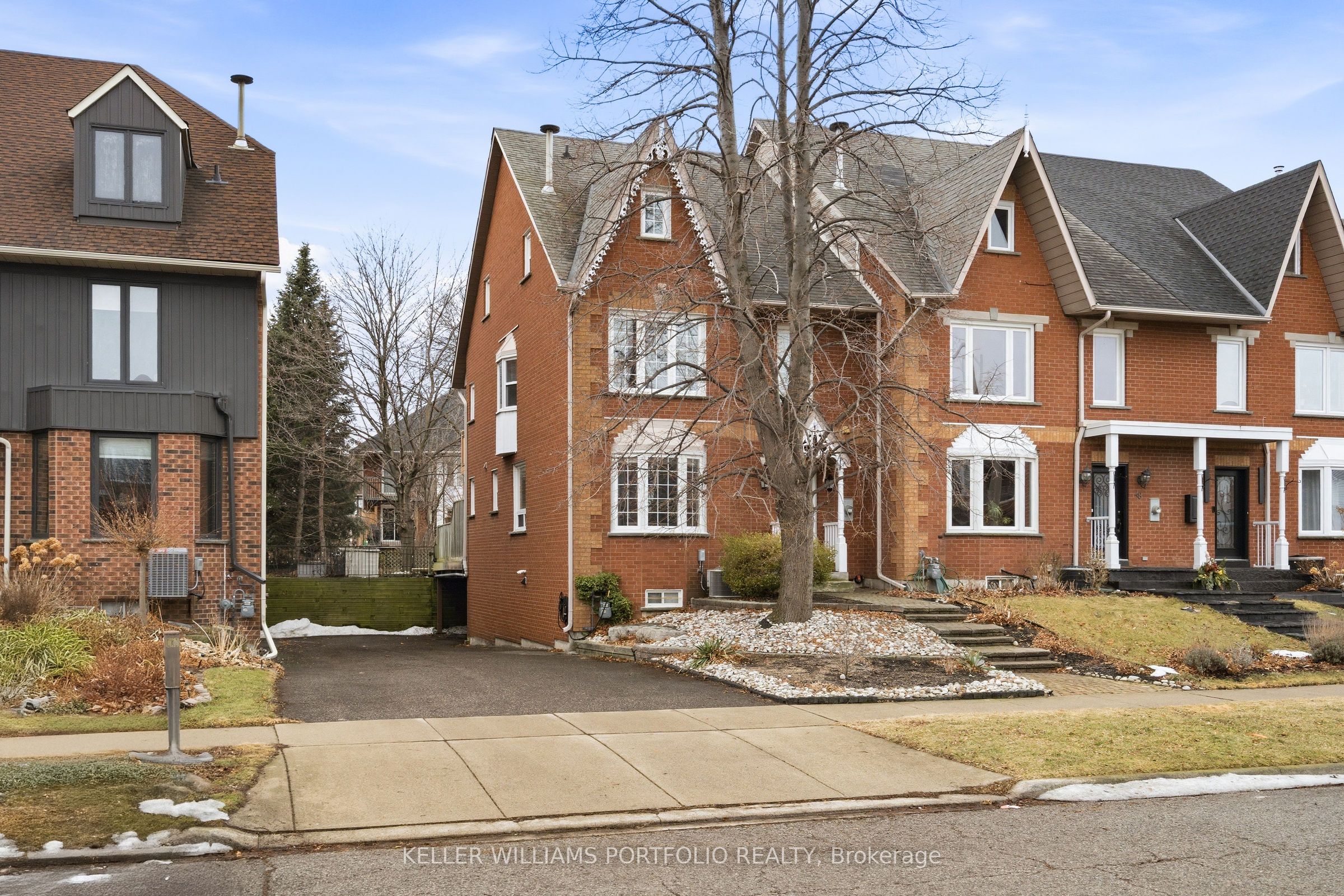 50 Edgewater Drive, Hamilton, ON, L8E 4Z3