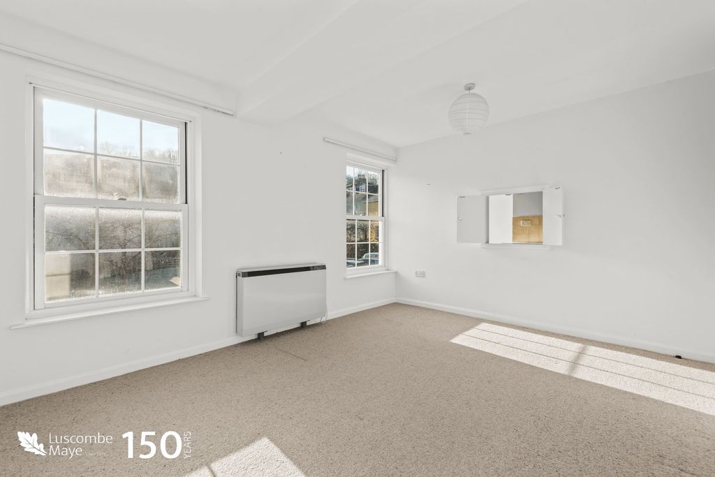 2 bed flat for saleRotherfold, Totnes TQ9 photo 3