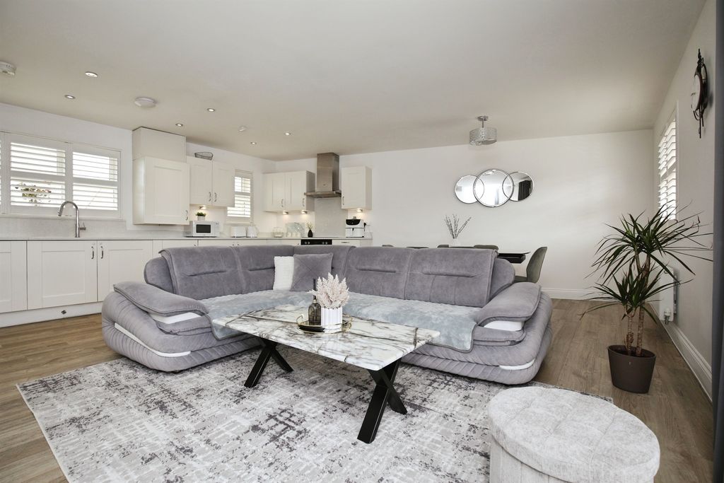 Additional image 2 of 3 bed maisonette for saleDraper Close, Andover SP11