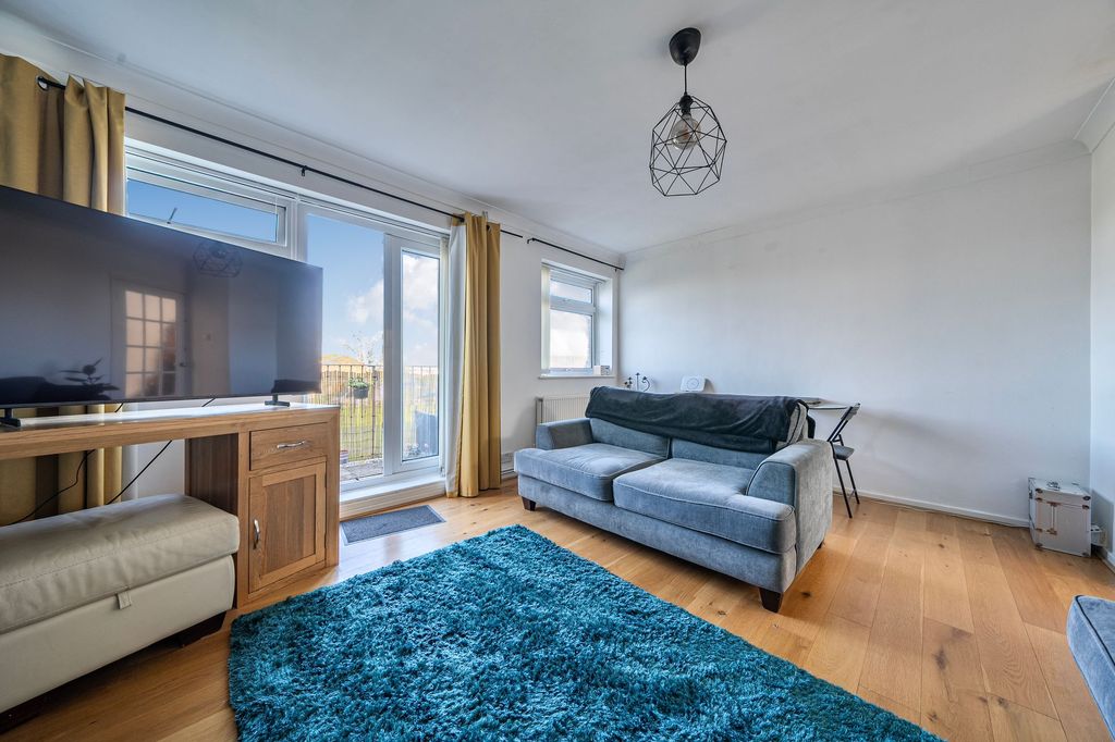 Additional image 8 of 2 bed maisonette for saleSt. Thomas Court, Pagham, Bognor Regis PO21