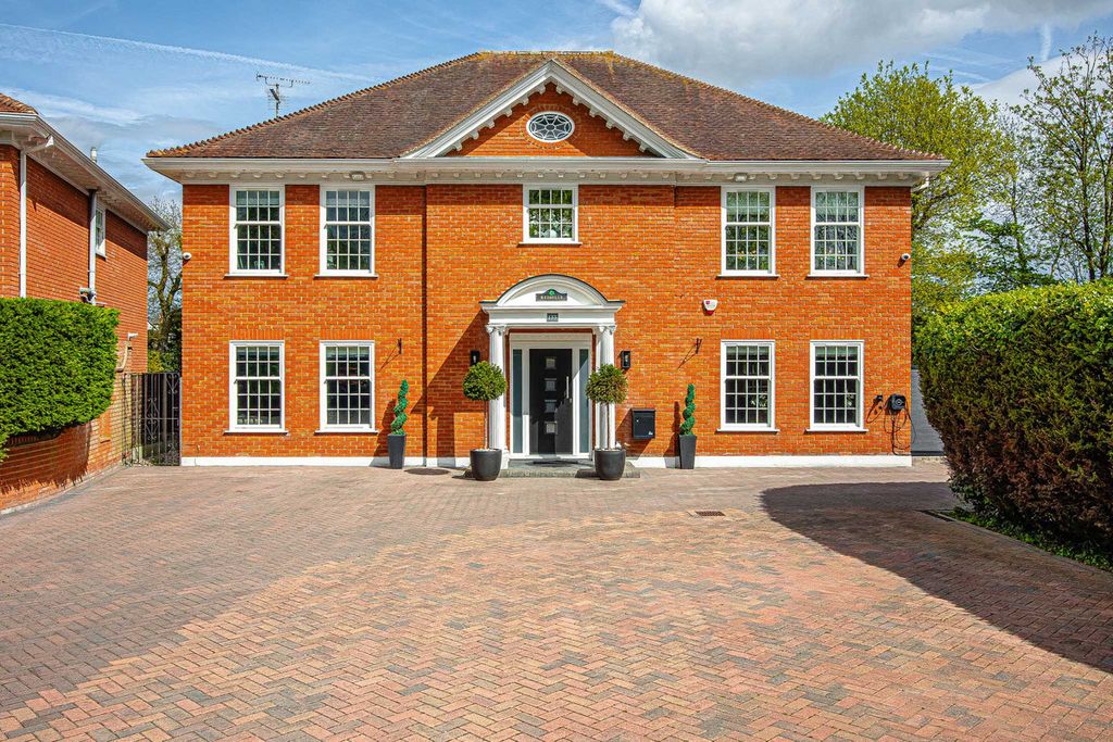 Additional image 50 of 5 bed detached house for saleBenfleet Road, Benfleet SS7