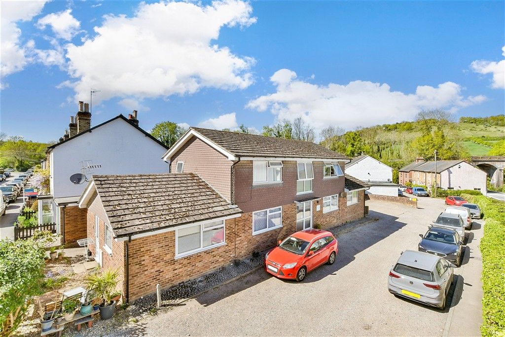 1 bed flat for saleLeslie Road, Dorking, Surrey RH4