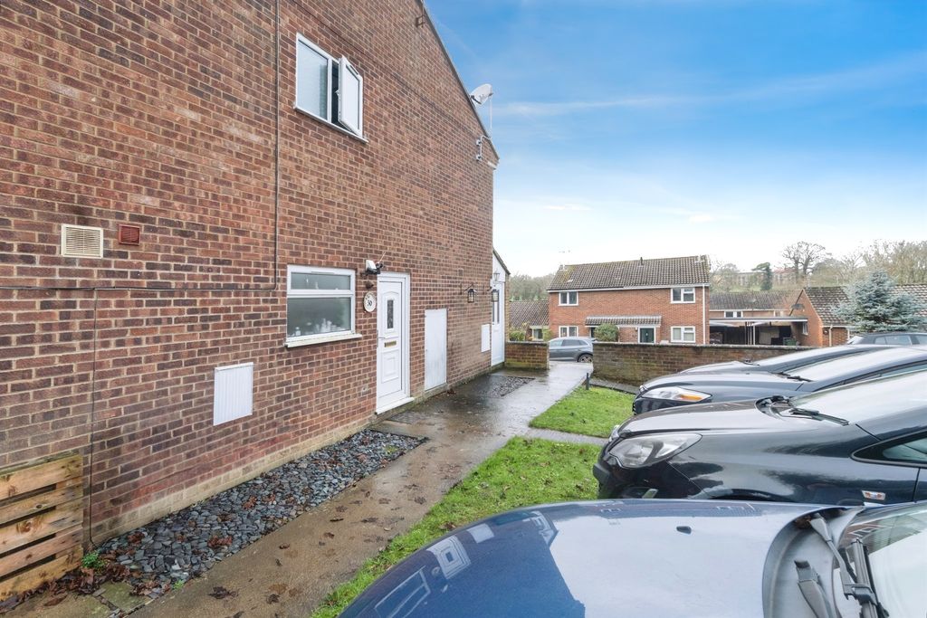 2 bed maisonette for saleMeadow Gardens, Buckingham MK18