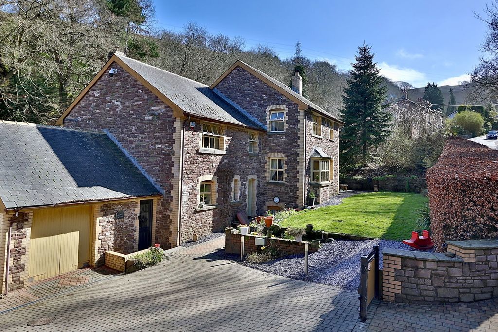 4 bed detached house for saleLleaud Newydd, Lower Station Road, Clydach, Abergavenny, Monmouthshire NP7