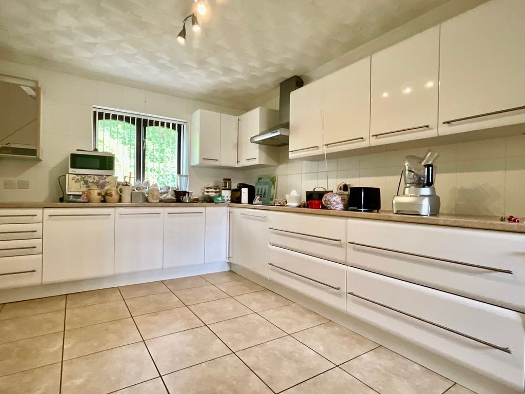 Additional image 6 of 4 bed detached house for saleVictoria Road, Fleur De Lis, Blackwood NP12