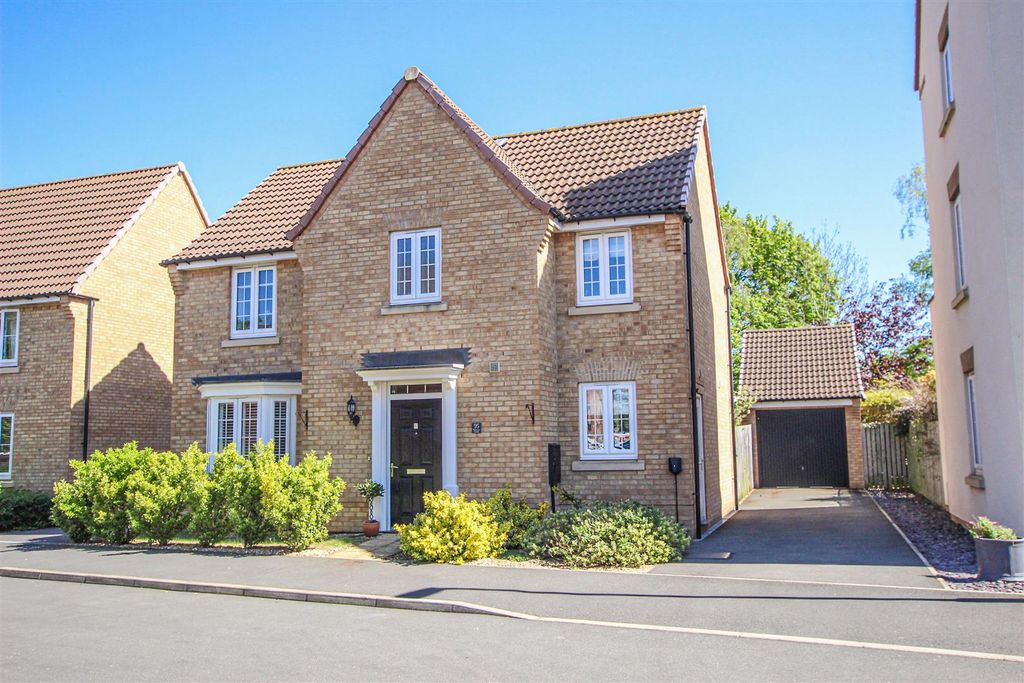 4 bed detached house for saleButtermere Crescent, Lakeside, Doncaster DN4