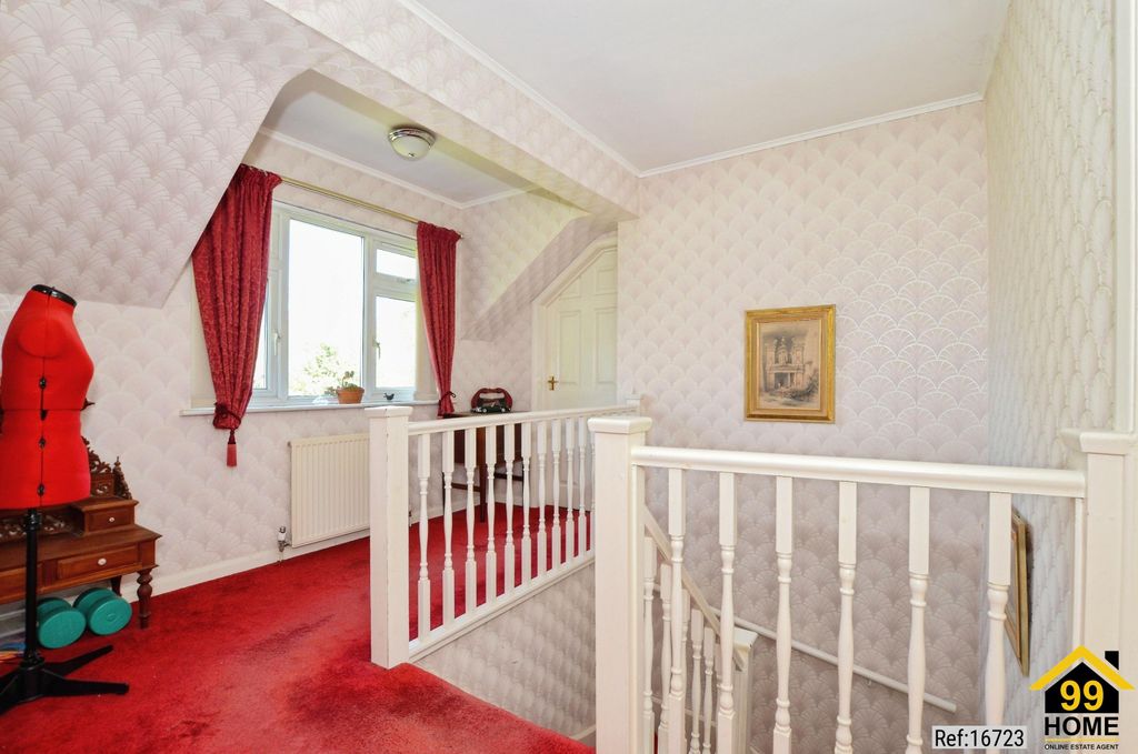 Additional image 16 of 5 bed detached house for saleTower Close, Berkhamsted, Hertfordshire HP4