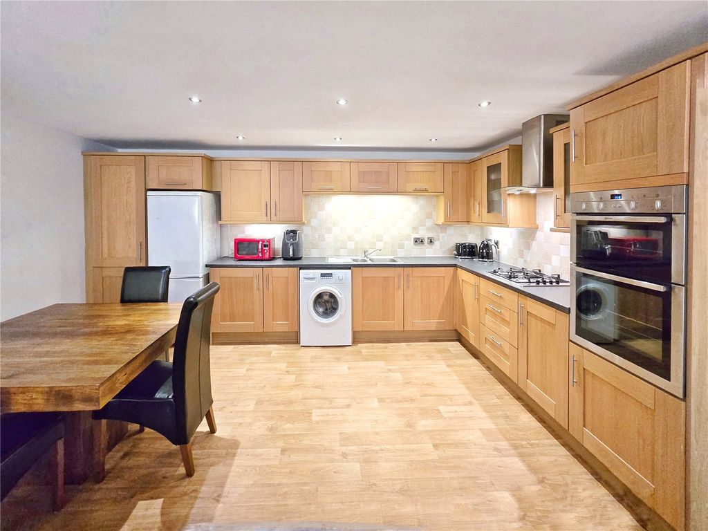 Additional image 7 of 2 bed flat for saleHolly Mount, Holly Mount Way, Rawtenstall, Rossendale BB4