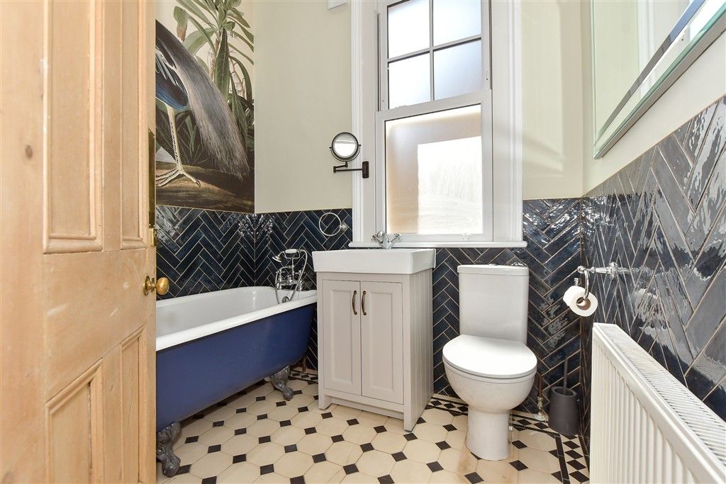 Additional image 11 of 4 bed semi-detached house for saleRussell Road, Buckhurst Hill, Essex IG9