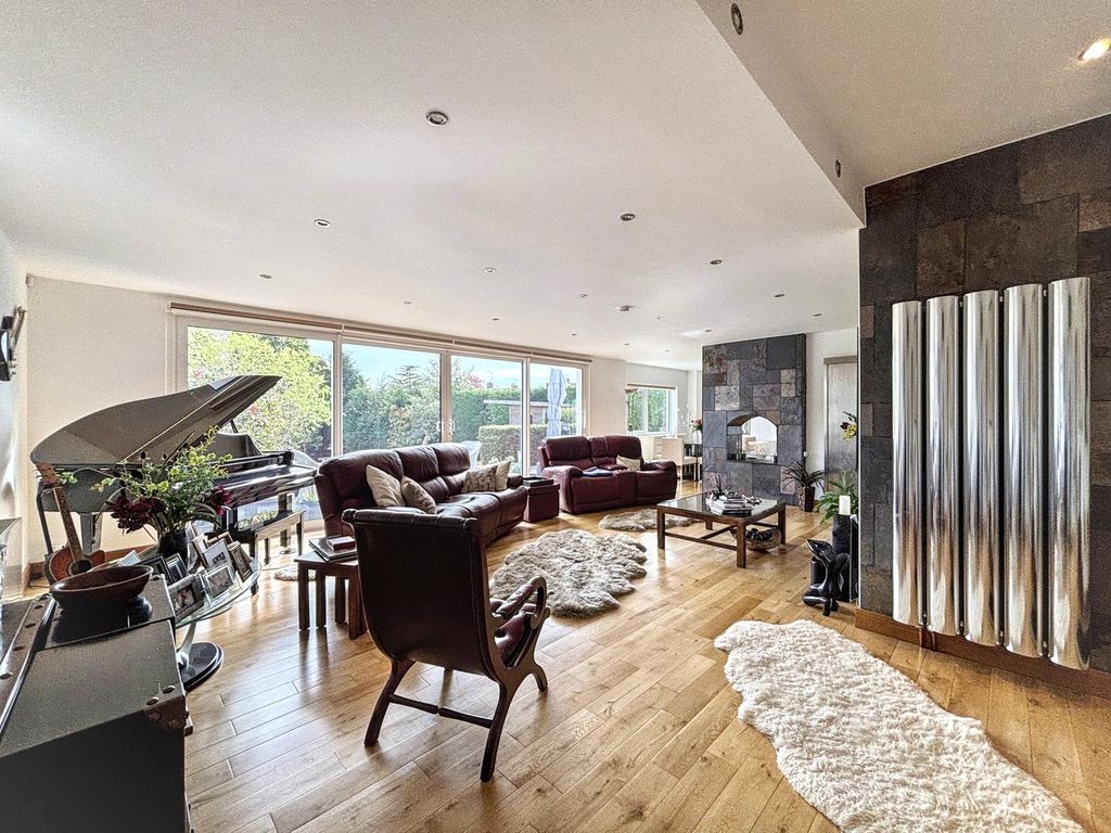Additional image 2 of 4 bed detached house for salePopps Lane, Bexhill-On-Sea TN39