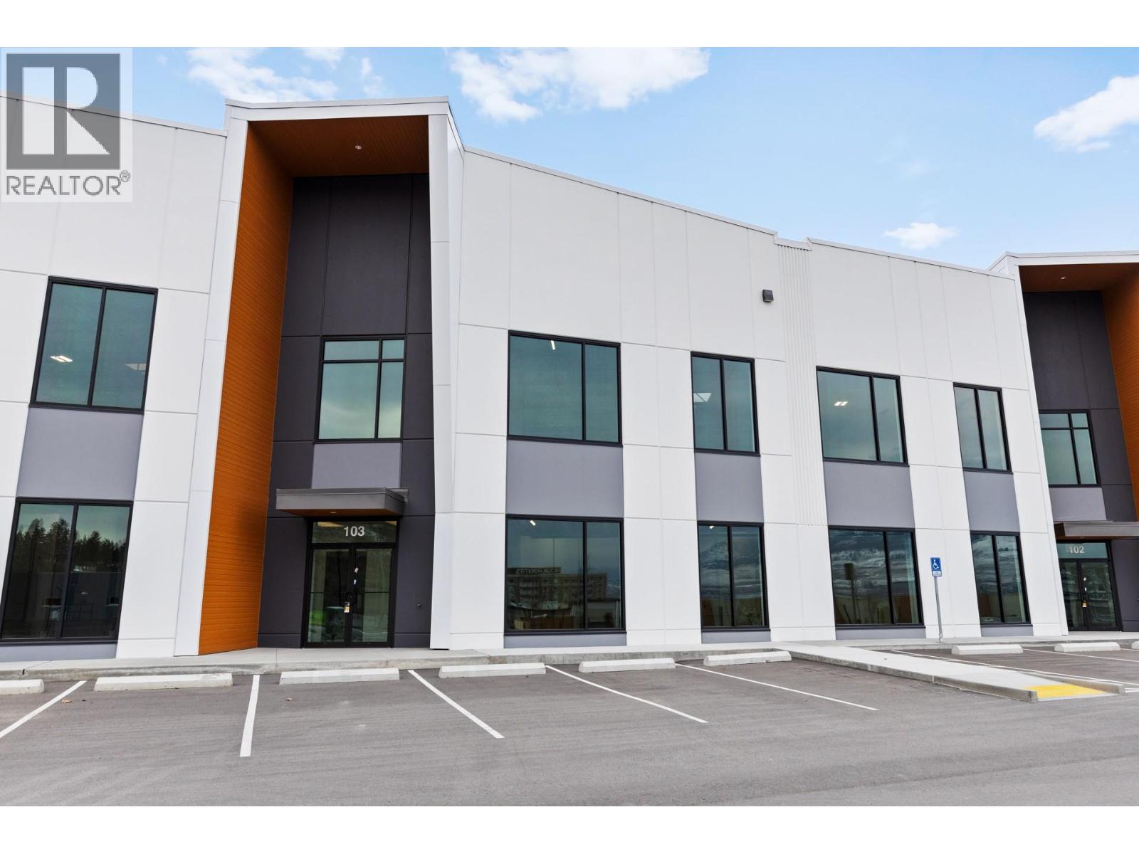 103-3440 Circuit Road, Kelowna, BC, V1V2K5