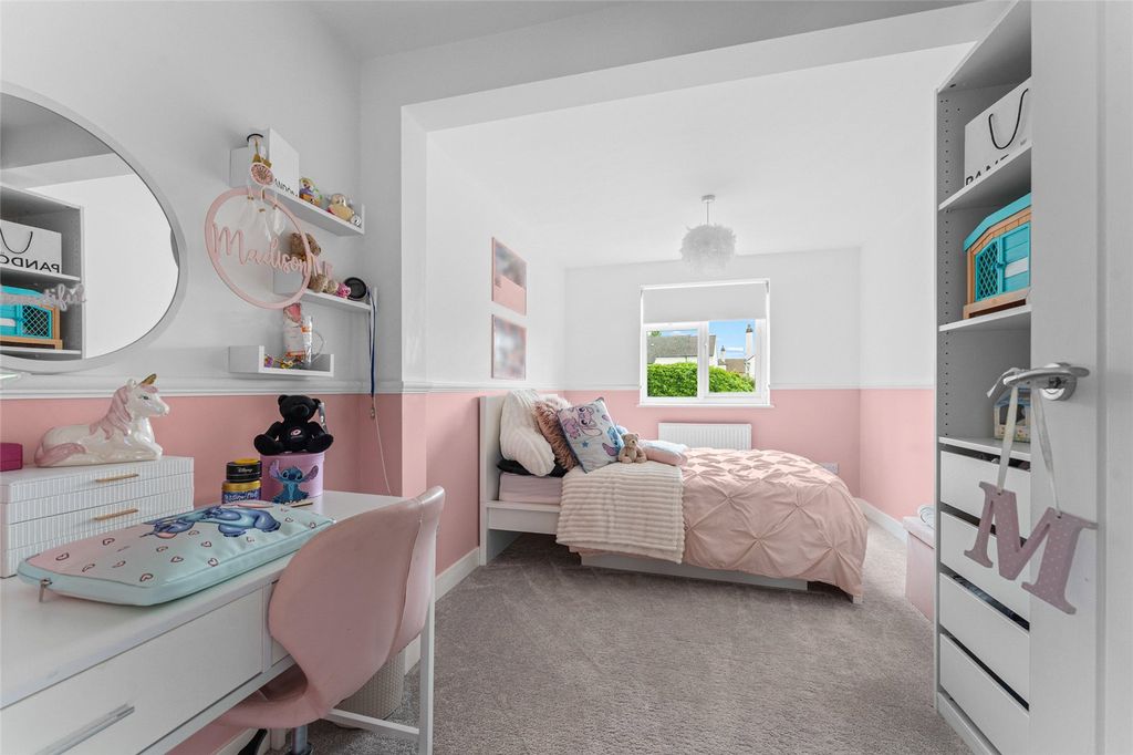 Additional image 8 of 4 bed semi-detached house for saleFollett Drive, Abbots Langley, Hertfordshire WD5