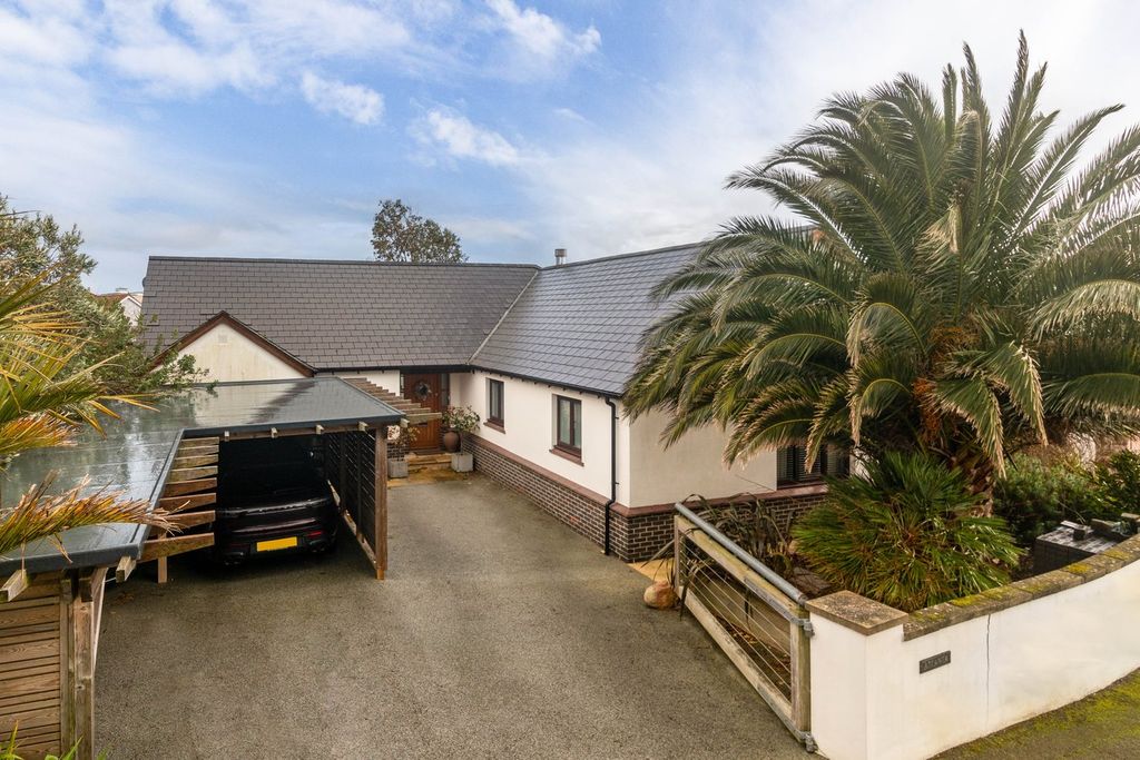 Additional image 2 of 4 bed detached house for salePark Estate, La Marquanderie, St Brelade JE3