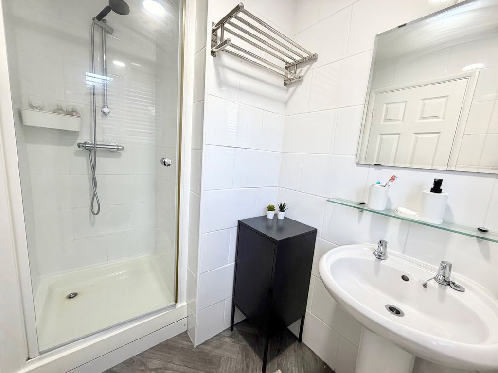 Additional image 12 of 4 bed detached house for saleLakeside Court, Lakeside, Brierley Hill DY5