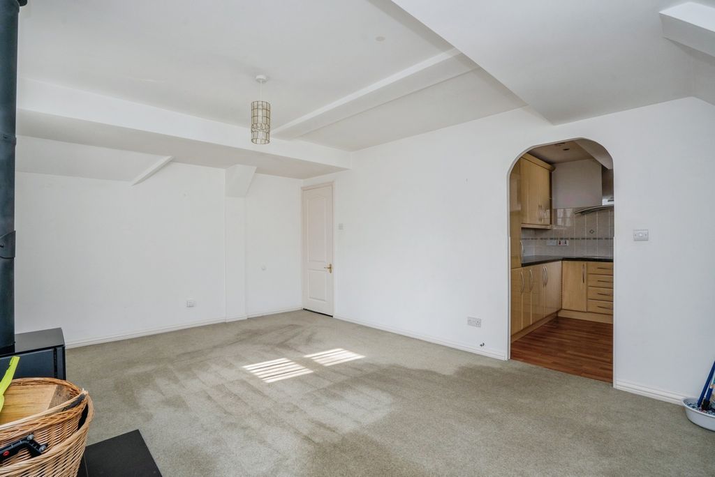 Additional image 16 of 2 bed flat for salePelham Terrace, Emsworth, Hampshire PO10