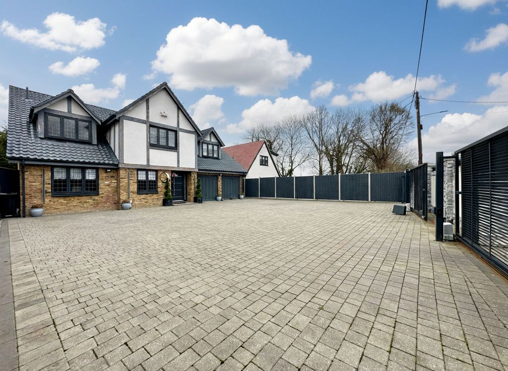 Additional image 25 of 5 bed detached house for saleNoak Hill Road, Billericay CM12