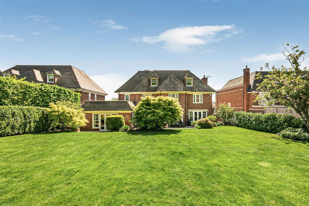 Additional image 4 of 6 bed detached house for saleSubstantial 6200Sqft Family Home, Broxbourne EN10