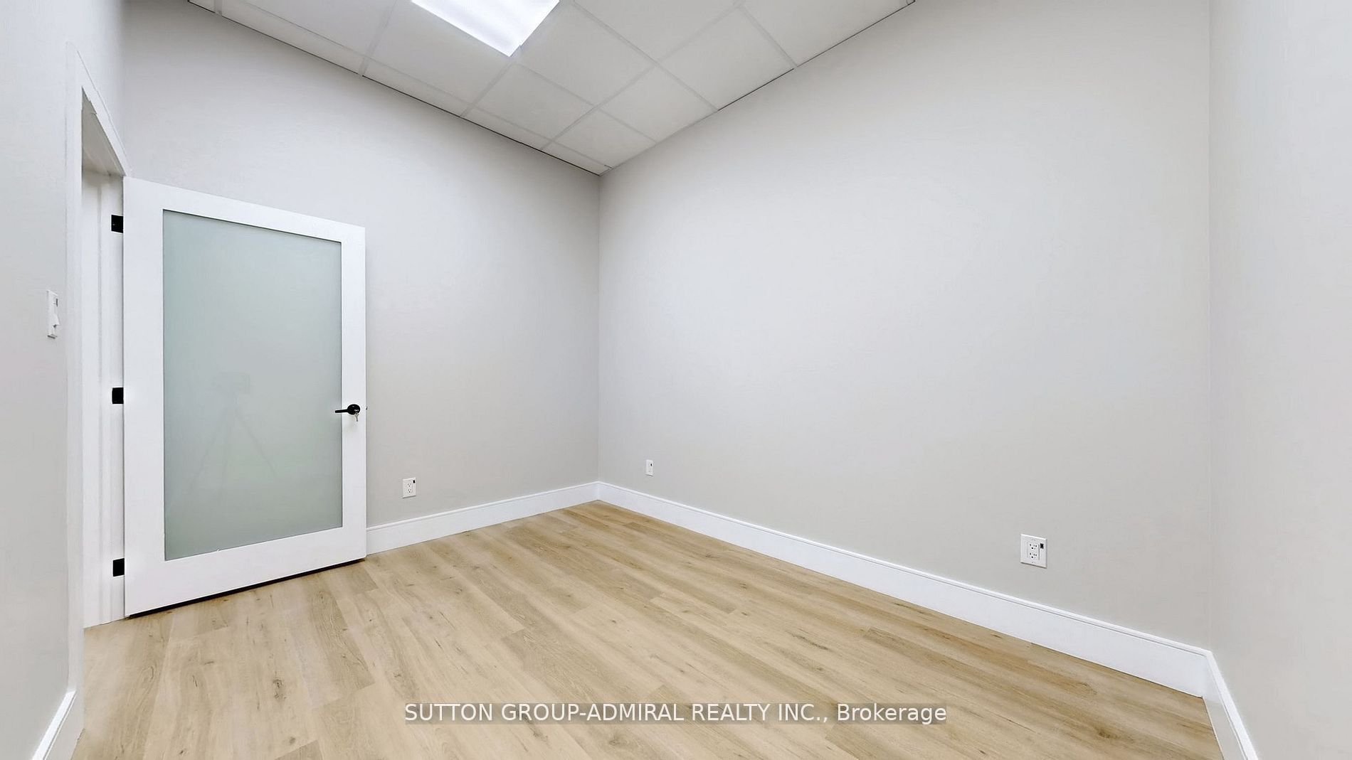 Additional image 6 of 18 and 19-800 Petrolia Road, Toronto, ON, M3J 3K4