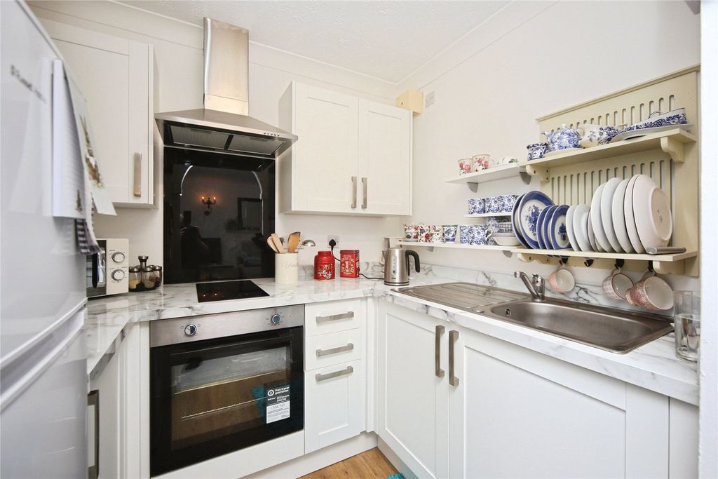 Additional image 8 of 1 bed flat for saleMalin Court, Alcester B49