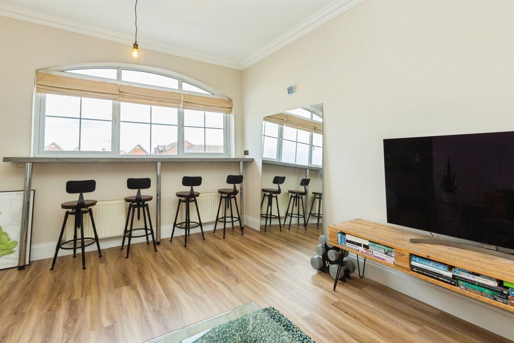 Additional image 5 of 2 bed flat for saleKnightsbridge Place, Aylesbury HP19