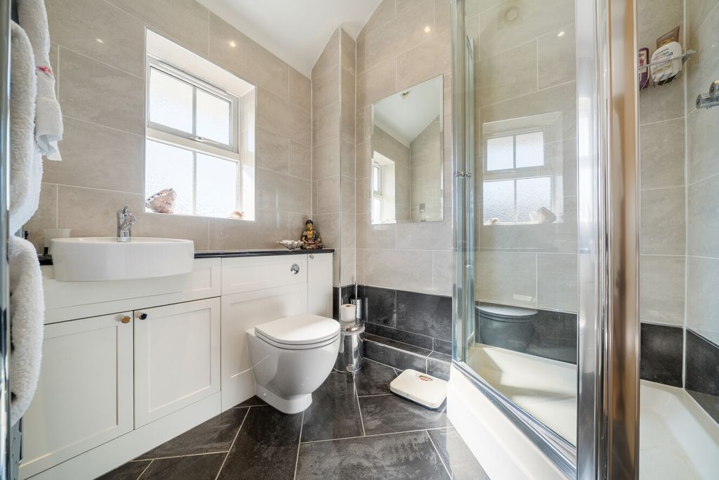Additional image 15 of 3 bed flat for saleOverbury Avenue, Beckenham BR3