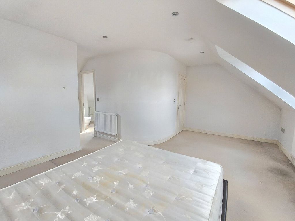 Additional image 10 of 2 bed flat for saleRavenswood Gardens, Stonydelph Lane, Wilnecote, Tamworth B77