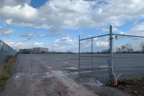 Additional image 6 of B&D-747 Appleby Line, Burlington, ON, L7L 2Y6
