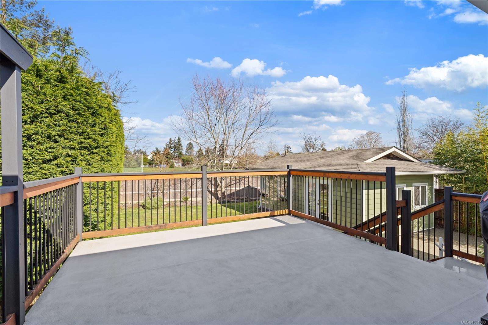Additional image 3 of 1468 Stroud Road, Victoria, BC, V8T 2K9