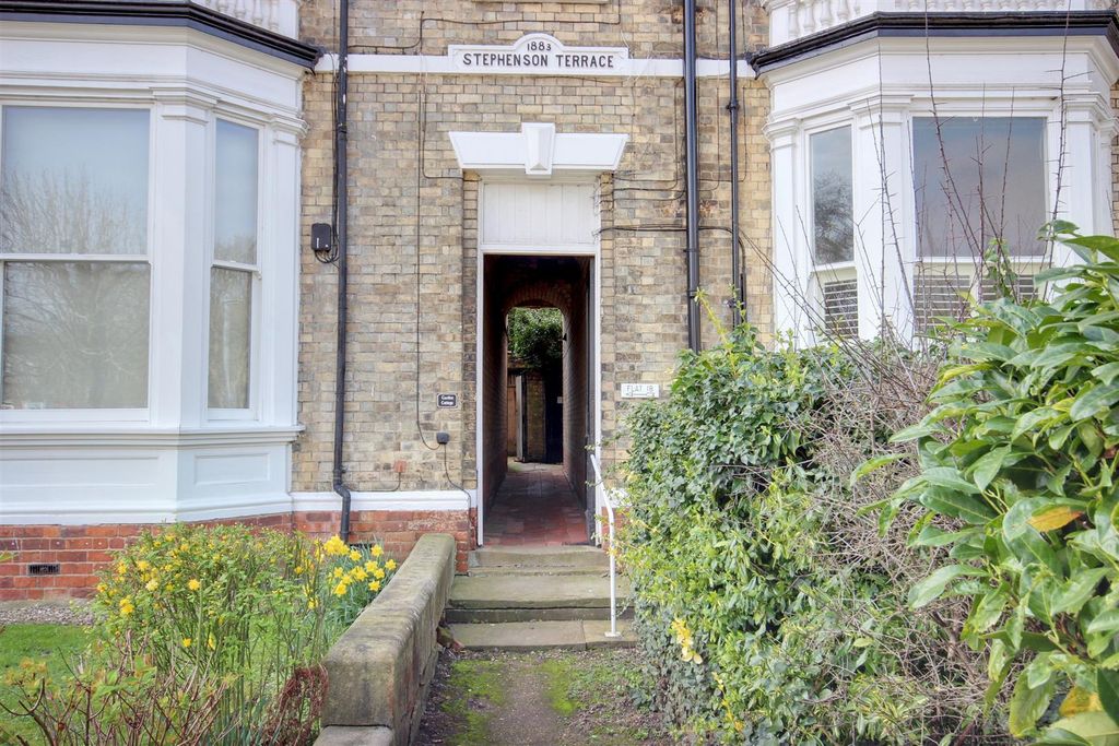 Additional image 12 of 2 bed flat for saleNew Walk, Beverley HU17