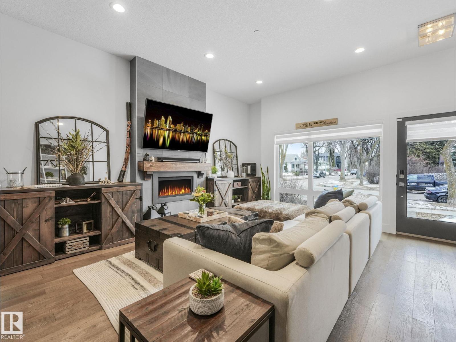 Additional image 2 of 6720 105a Street NW, Edmonton, AB, T6H2R2