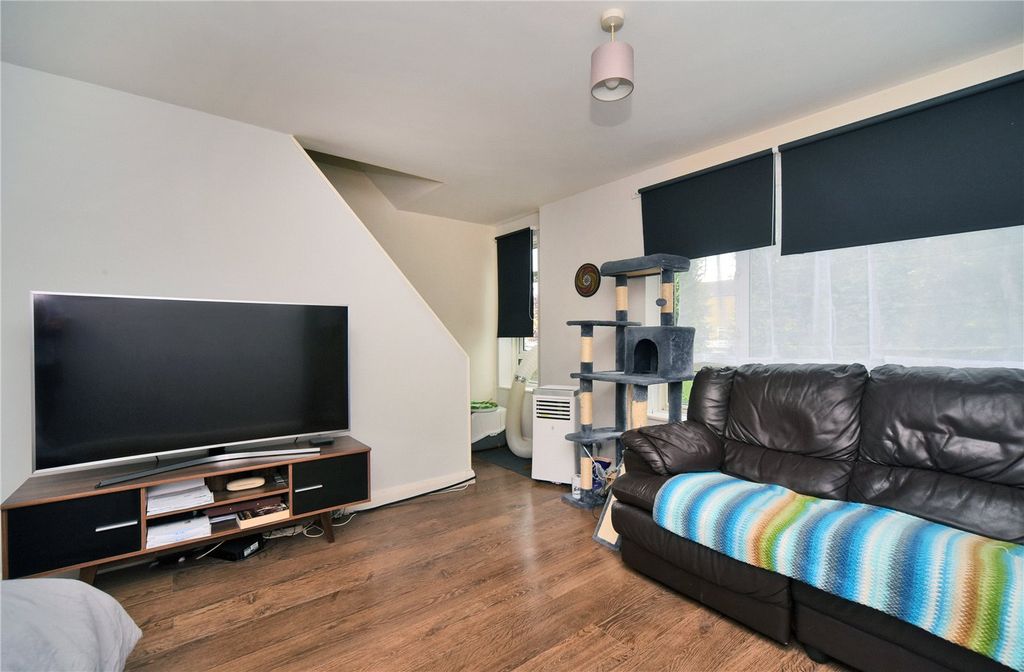 Additional image 4 of 2 bed maisonette for saleCheyne Court, Park Road, Banstead, Surrey SM7
