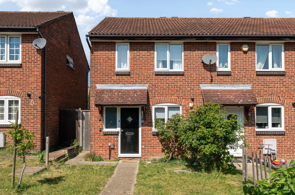 2 bed end terrace house for saleHillside Road, Bromley BR2