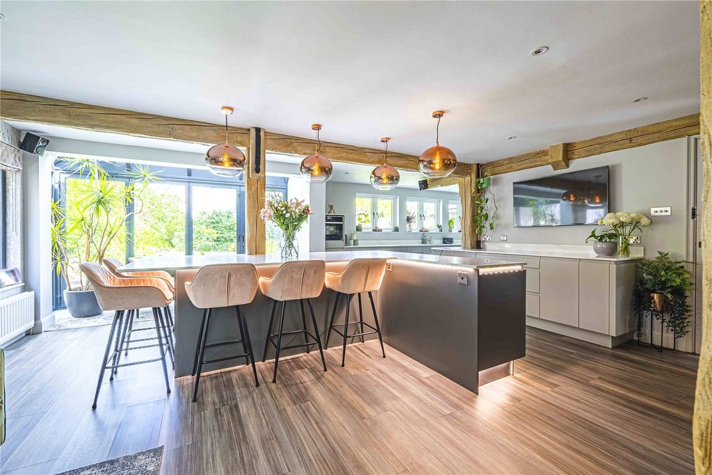 Additional image 4 of 5 bed detached house for saleCastle Gateway, Berkhamsted, Hertfordshire HP4