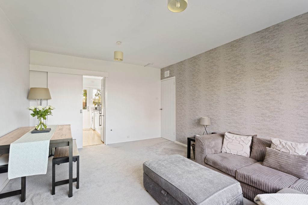 Additional image 5 of 2 bed flat for sale50 Cairns Drive, Balerno, Edinburgh EH14