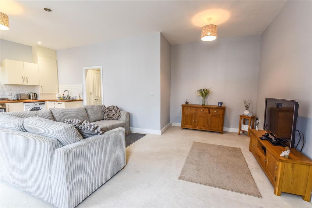 Additional image 8 of 1 bed flat for saleMarybrook Street, Berkeley GL13