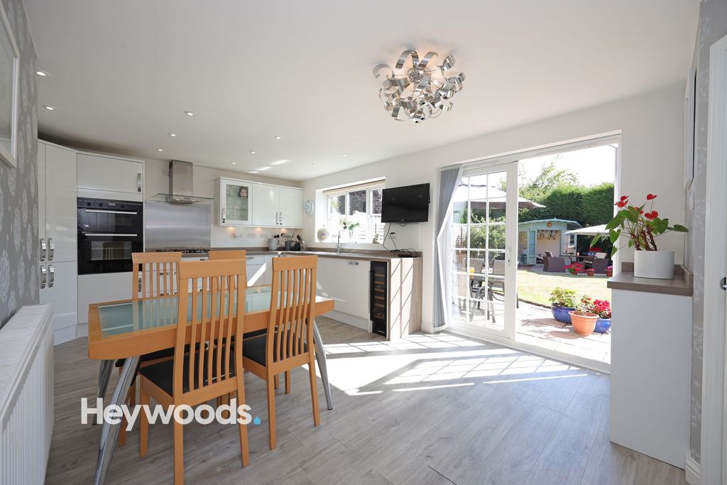 Additional image 2 of 5 bed detached house for saleBluebell Drive, Seabridge, Newcastle Under Lyme ST5