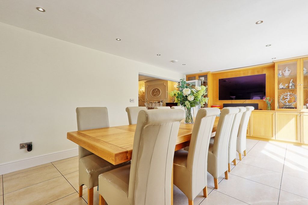 Additional image 9 of 7 bed detached house for saleErnest Road, Emerson Park RM11