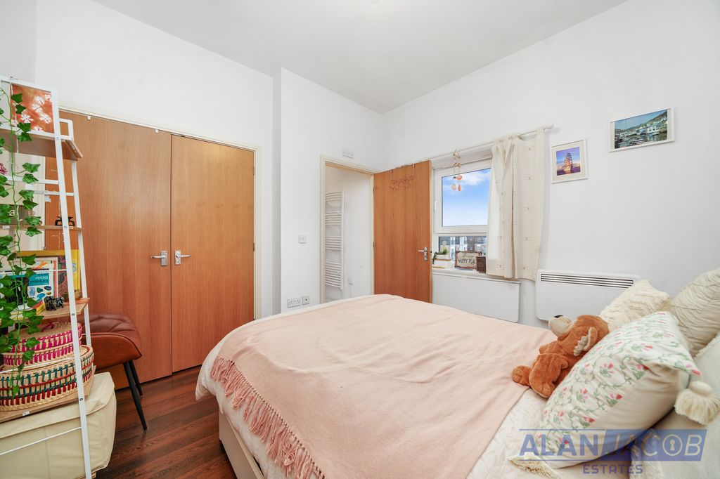 Additional image 11 of 2 bed flat for saleDerwent Court, Riverside Close, Romford RM1