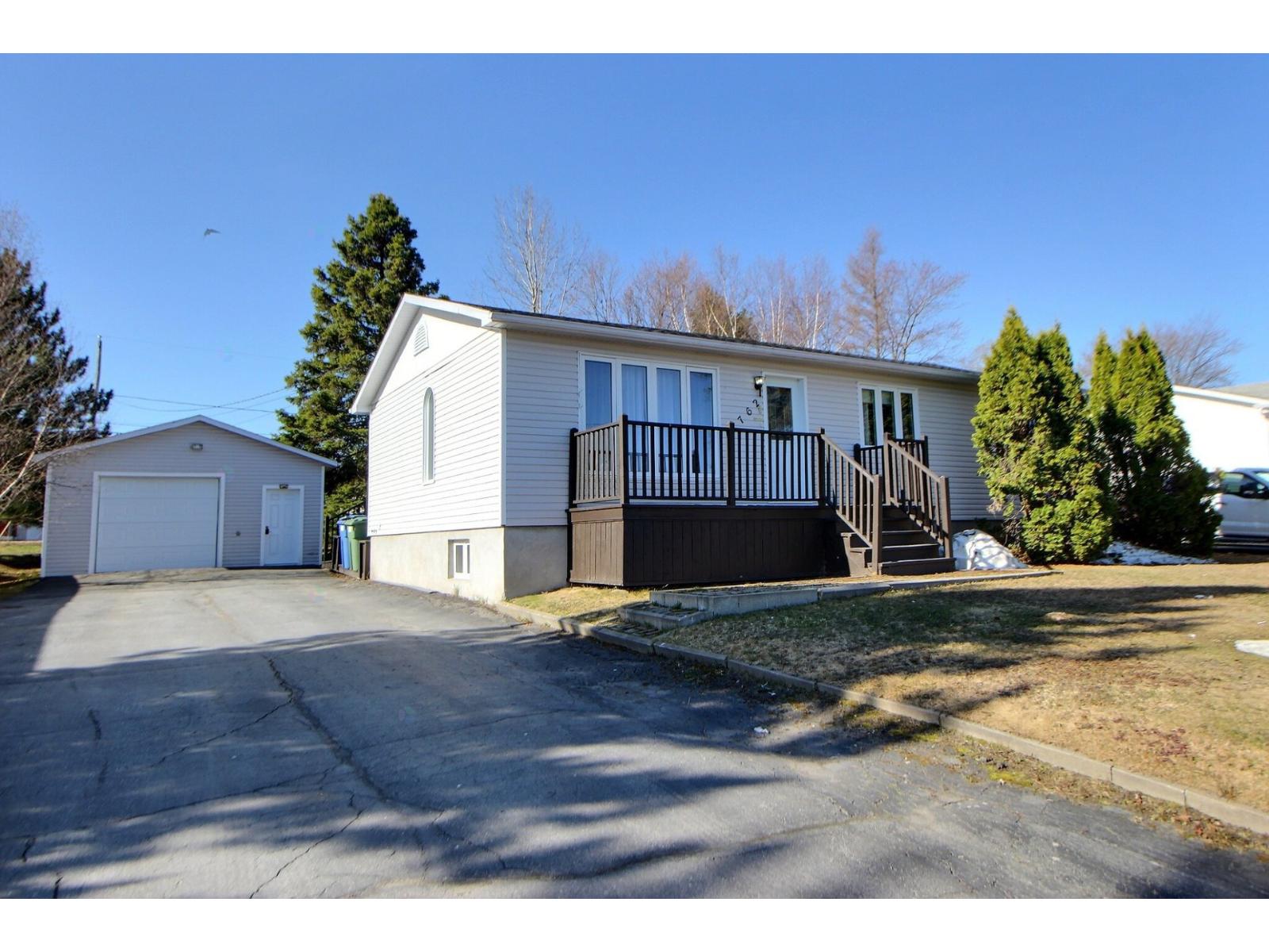 762 5e Avenue O.