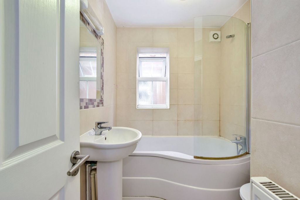 Additional image 17 of 4 bed semi-detached house for salePopes Road, Abbots Langley WD5