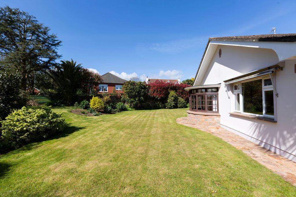 Additional image 2 of 3 bed bungalow for saleLe Parcot, La Longue Rue, St Martin JE3