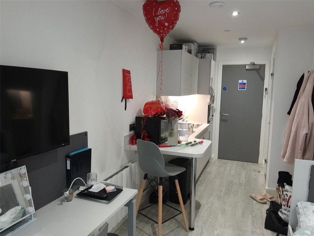 Additional image 6 of 1 bed flat for saleThe Metropolis, 16 The Midway, Newcastle-Under-Lyme, Staffordshire ST5