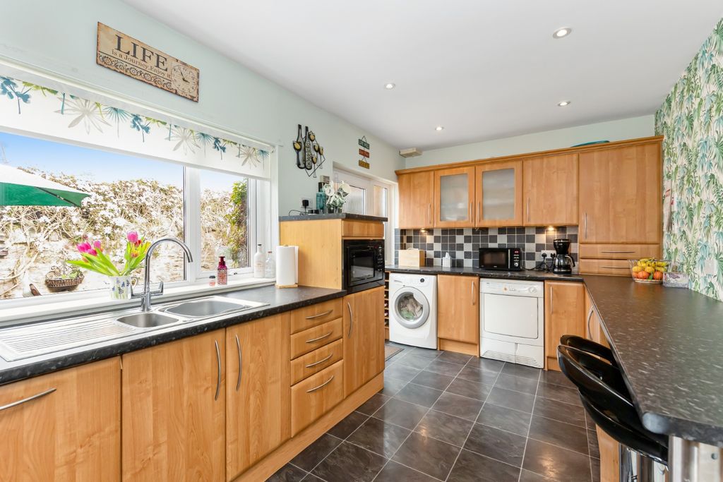 Additional image 8 of 4 bed detached bungalow for sale8 Viewbank View, Bonnyrigg, Midlothian EH19